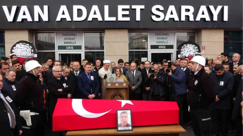 Van’da vefat eden Cumhuriyet Savcısı için tören düzenlendi