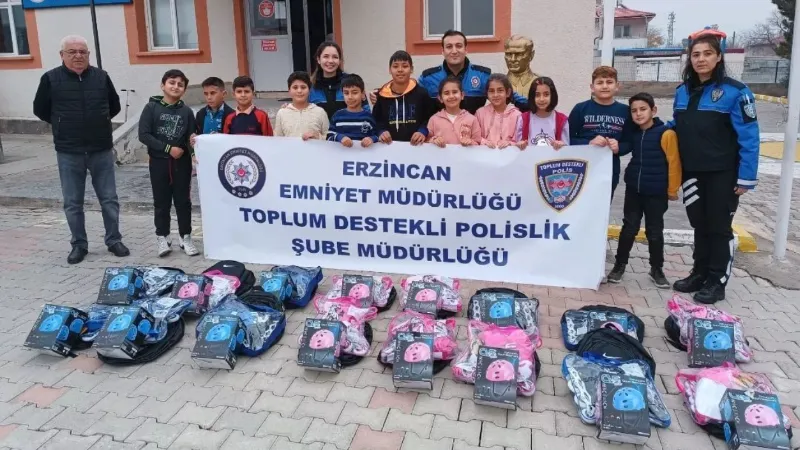 TDP ekipleri minik öğrencilere paten takımı hediye etti