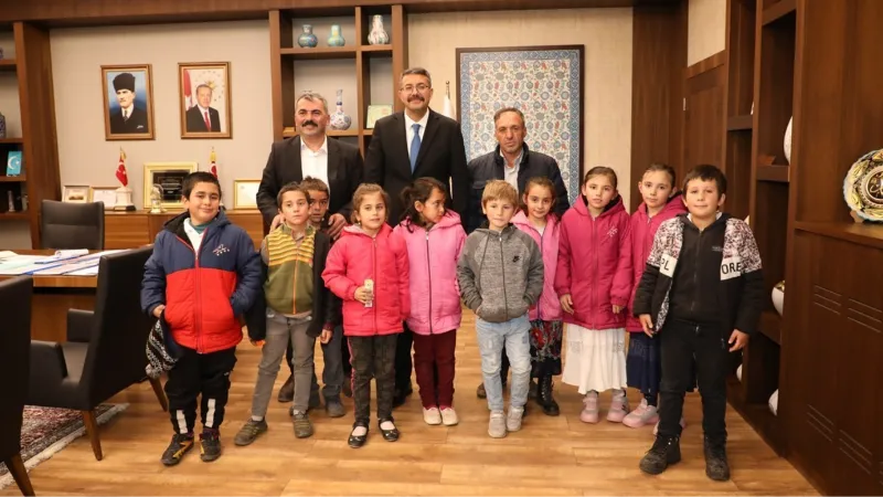 Çocuklardan Vali Çelik’e oyun parkı ve futbol sahası teşekkürü