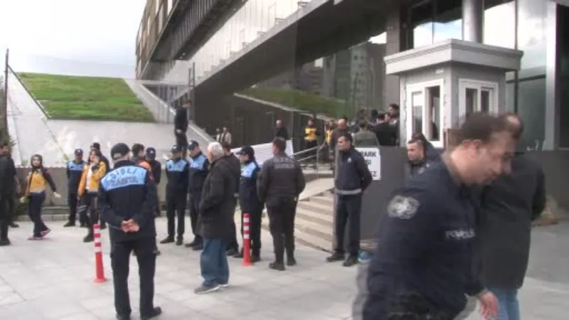 Şişli Belediyesi’nde staj gören genç kız, belediye binasının çatısından düşerek hayatını kaybetti