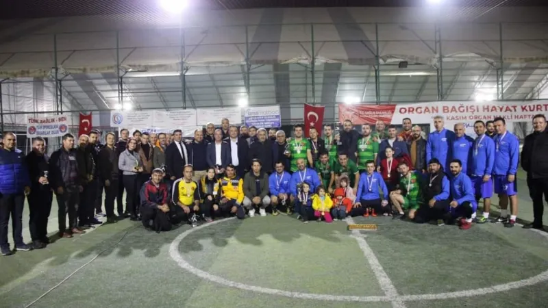 Sağlık çalışanları geleneksel futbol turnuvasında buluştu