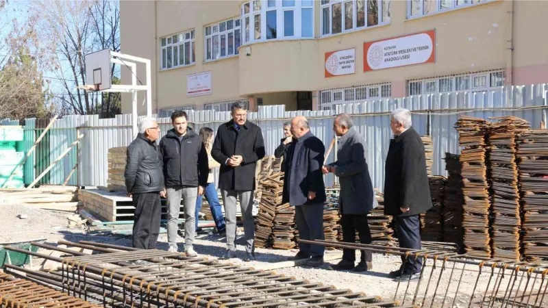 Vali Çelik, Kütahya’daki eğitim yatırımlarını inceledi