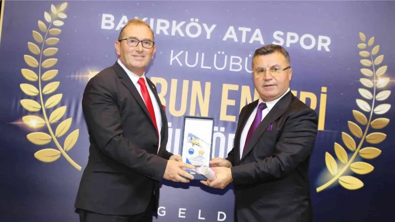 Başkan Böcek, 2022 Yılı Spor İnsanı Ödülü’ne layık görüldü