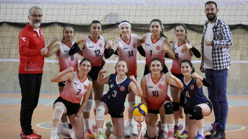 SCÜ voleybol takımı adım adım Süper Lig’e yürüyor