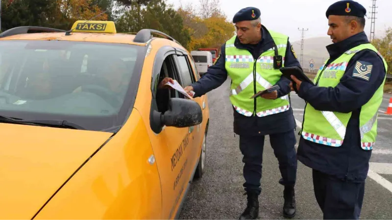 Jandarmadan Malatya’da kış lastiği denetimi