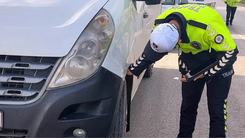 Kış lastiği kuralına uymayan 172 sürücüye ceza