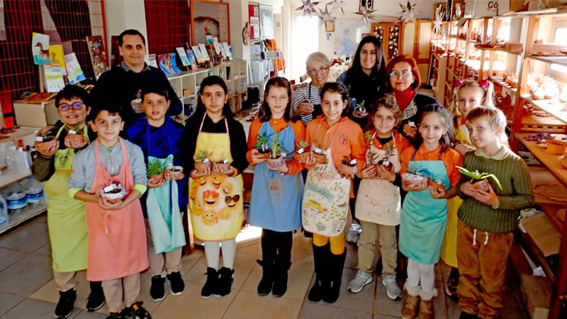 Çeşmeli öğrenciler, ’Tüketen değil, üreten bireyler’ olarak yetişiyor