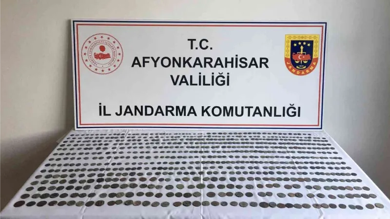 Akaryakıt istasyonunda 670 adet sikke ile yakalandı