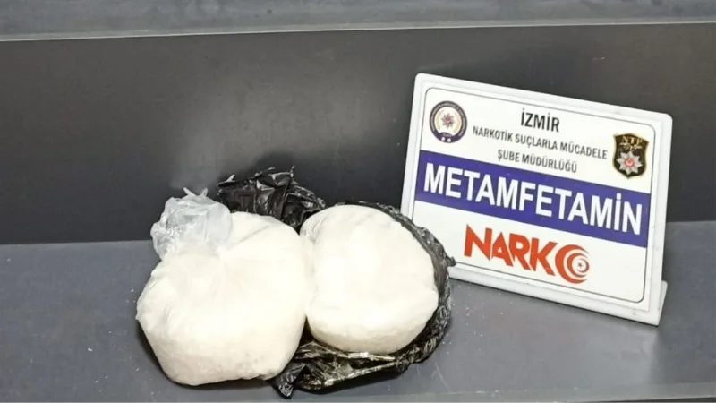 İzmir’de 2 kilogram metamfetamin ele geçirildi