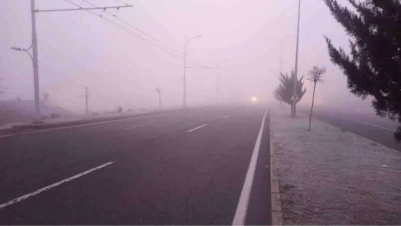 Malatya-Elazığ karayolunda sis etkili oldu