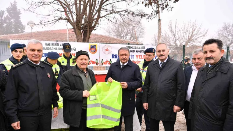 Motosiklet ve bisiklet sürücülerine reflektif yelek