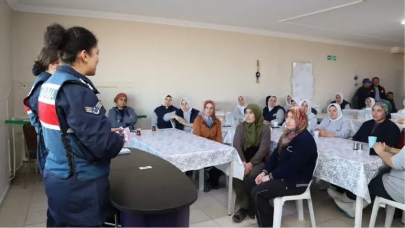 Jandarmadan vatandaşlara KADES eğitimi