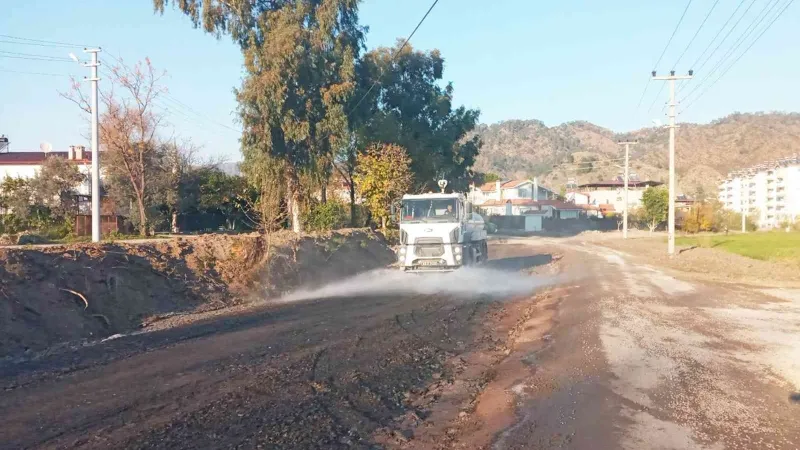 Ortaca’da yol bakım çalışmaları devam ediyor