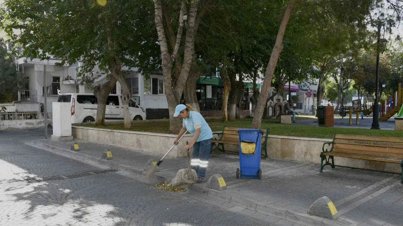 Kuşadası’nda 70 bin ton evsel atık toplandı