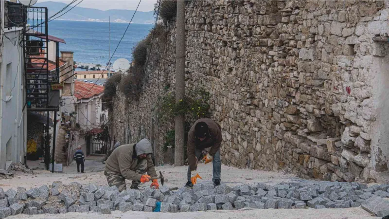 Kuşadası’nda yenileme çalışmaları sürüyor