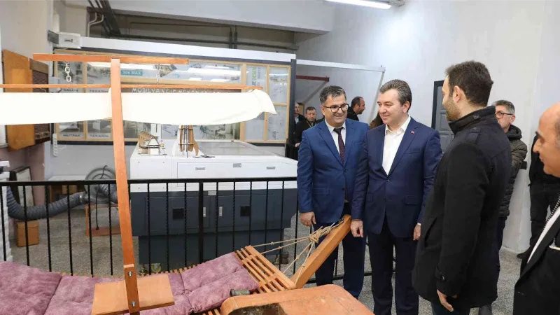 Bergama’nın parklarını öğrencilerin yaptığı banklar süsleyecek