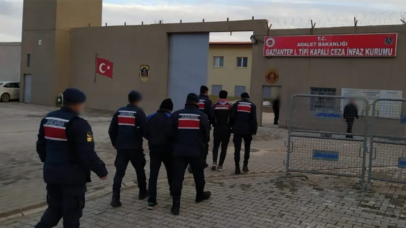 Gaziantep’te aranan 37 şahıstan 27’si tutuklandı