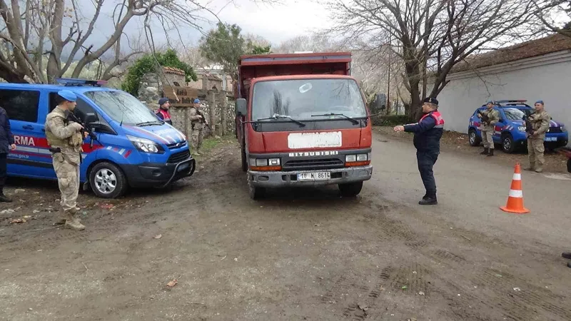 Jandarma’nın sıkı mesaisi zeytin hırsızlarına göz açtırmadı