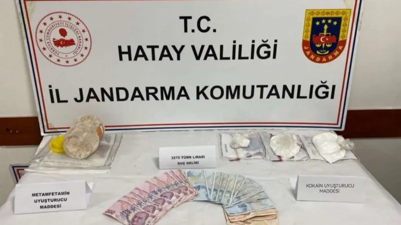 Toprağın altından ve çalıların arasından uyuşturucu çıktı