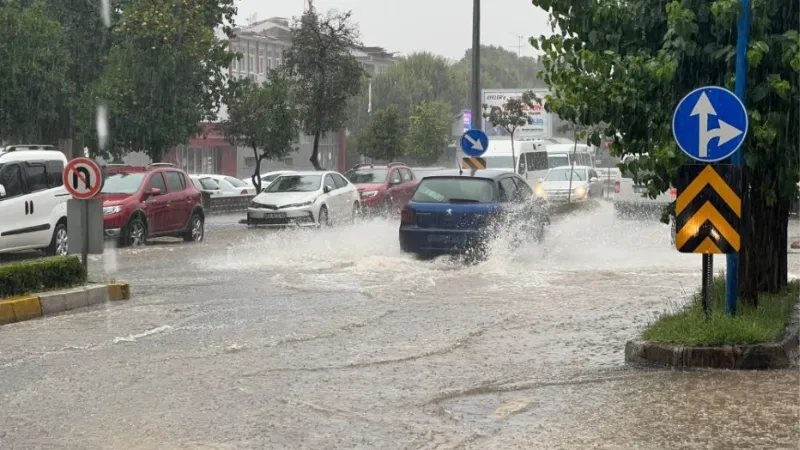 Aydın’a kuvvetli yağış ve fırtına uyarısı