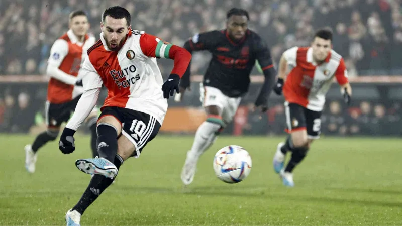 Orkun Kökçü, Feyenoord’u sırtlıyor