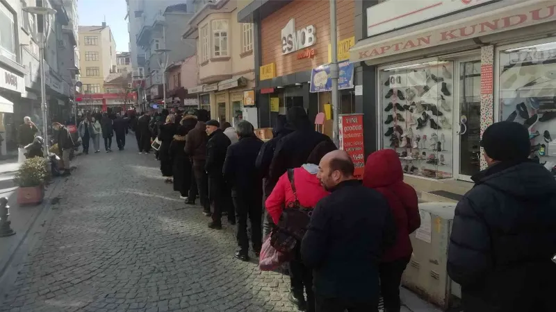 Soğuk havalar helva sevgisini engellemedi