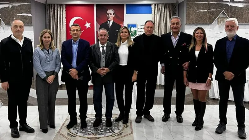 TED Spor Kulübü’nde Başkan Mehmet Tınaz güven tazeledi