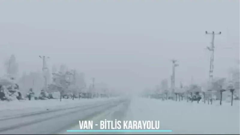 Van polisi yol durumunu çektiği video ile sürücüleri bilgilendirdi