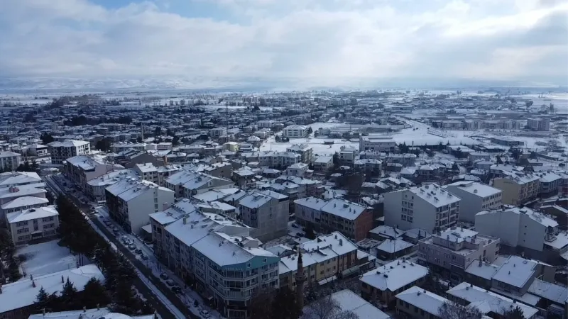 Beyaza bürünen ilçe havadan görüntülendi