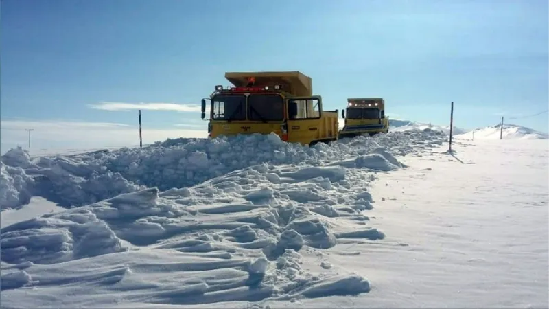 Kayseri’de yoğun kardan dolayı ulaşıma kapanan 208 mahalle yolu açıldı