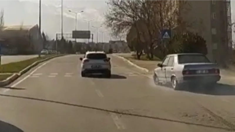 Trafik magandası kazaya sebep olup kaçtı