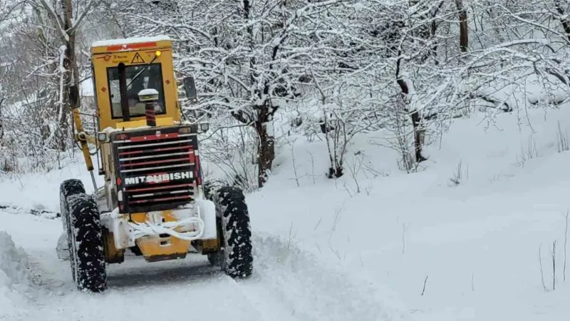 Yollar temizlendi, çocuklar karın keyfini çıkardı