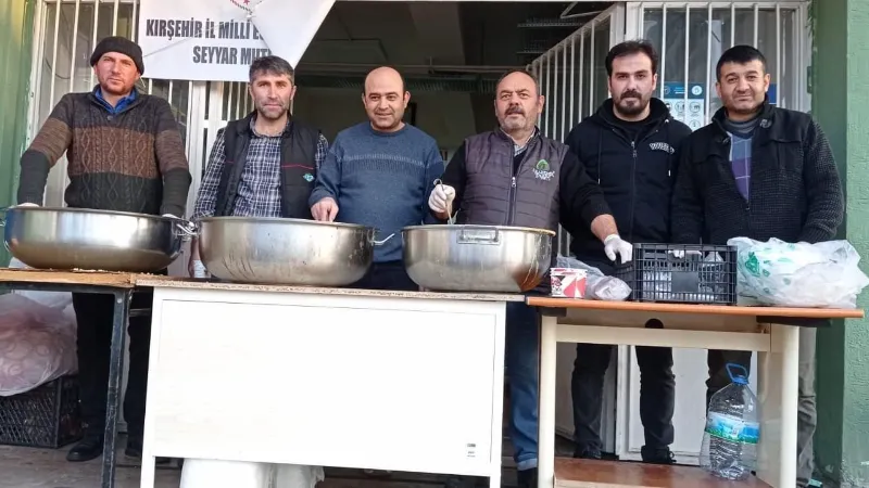 Kırşehir’in gönüllü seyyar mutfak ekibi Hatay’da çalışmalarını sürdürüyor