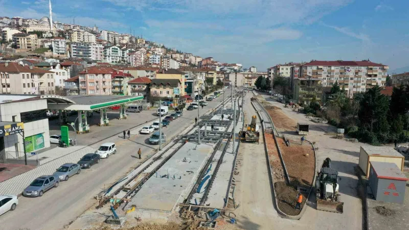 Kuruçeşme tramvay hattı rayları döşeniyor