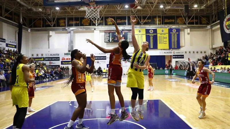 Kadınlar basketbolda derbi heyecanı: Galatasaray - Fenerbahçe