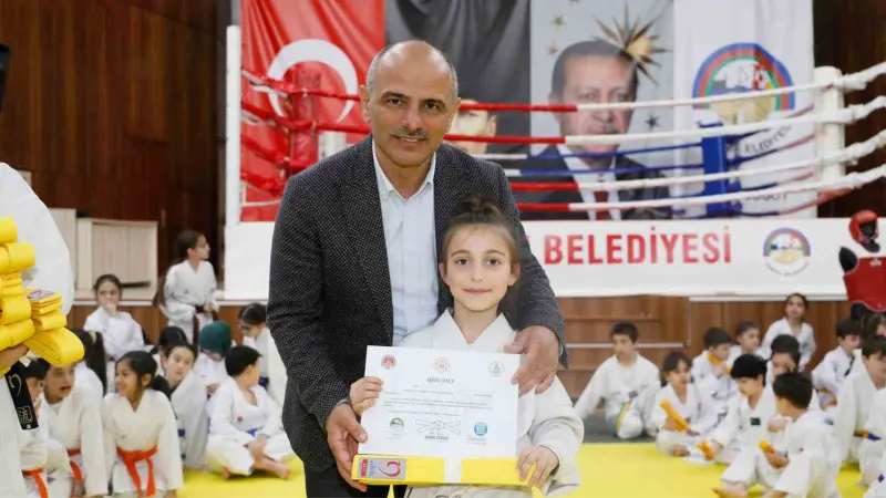 Körfez’de 100 sporcuya yeni kuşak