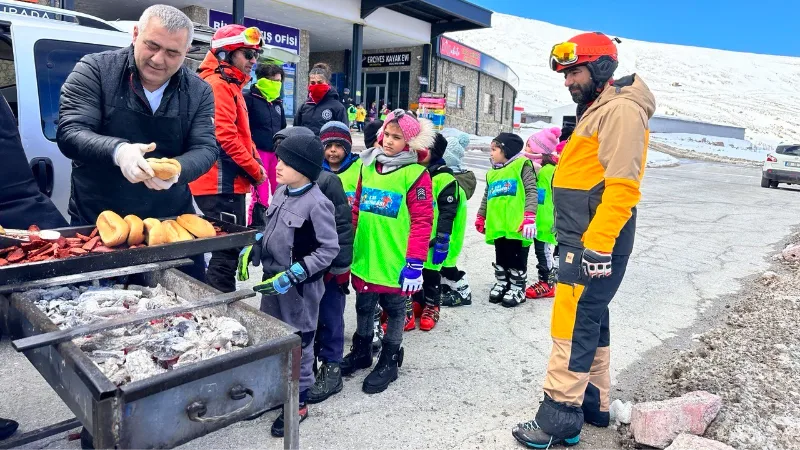 ’Kar Fırtınaları’ Erciyes’te yetişiyor