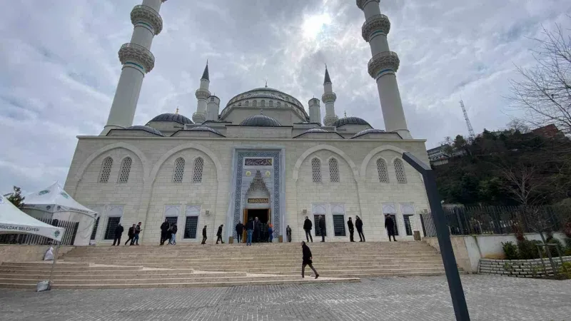 Ramazan Ayı’nın ilk cumasında camiler doldu