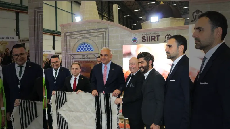 Kültür ve Turizm Bakanı Mehmet Nuri Ersoy Siirt standında incelemelerde bulundu