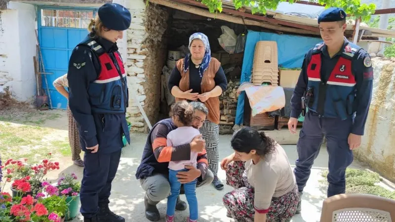 Aydın’da jandarma ekipleri şehit ailelerini yalnız bırakmıyor