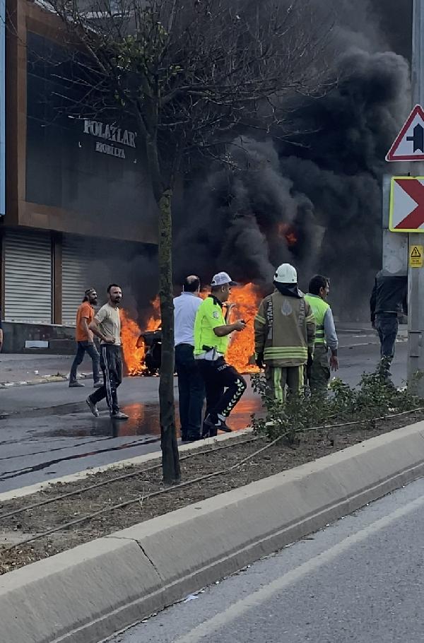 Ümraniye'de bıçakla saldırdığı polis tarafından vurulan sürücü öldü