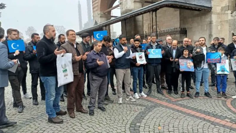 Edirne'de, cuma namazı çıkışı Çin protestosu