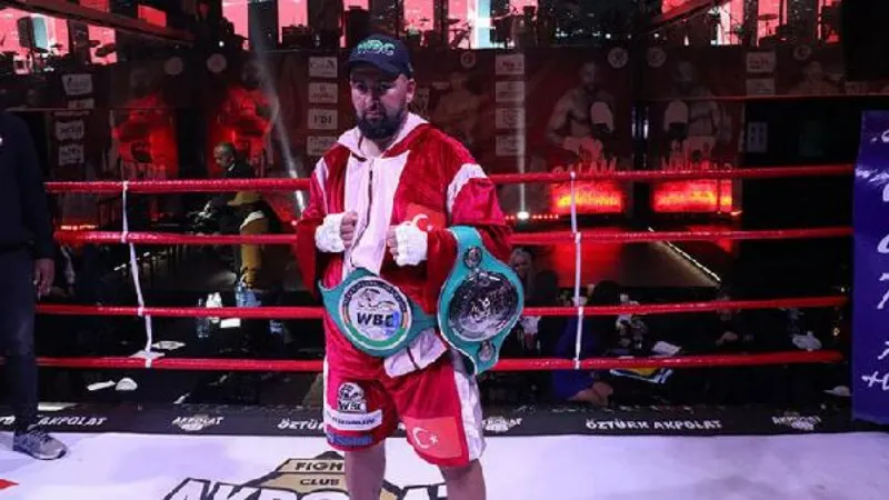 Serdar Avcı, WBC Silver Assian kemerini depremzedeler için bağışladı