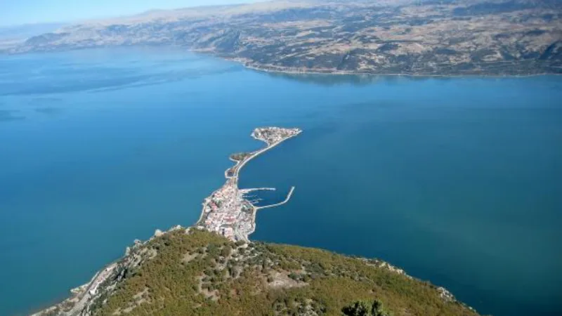 Eğirdir Gölü'nde ekokırım: 4 balık türü yok oldu, 6 tür tehdit altında