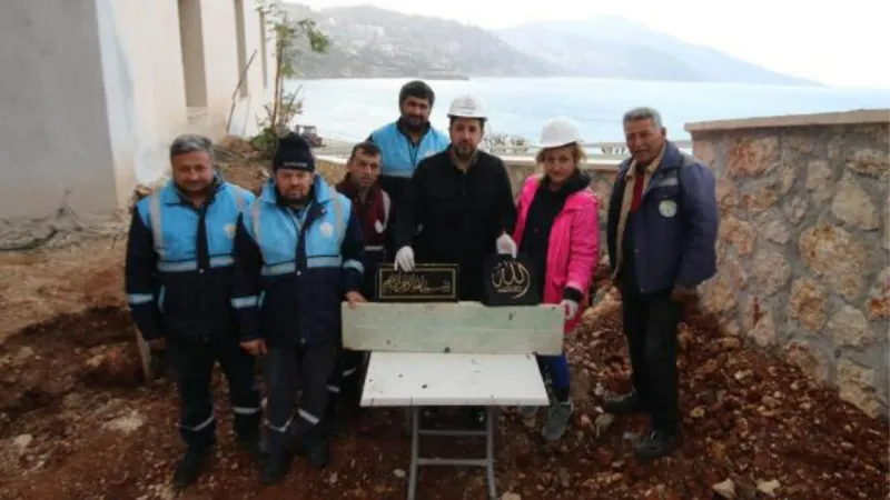 Bulunan taş kitabe, tarihi caminin yaşını ortaya çıkardı