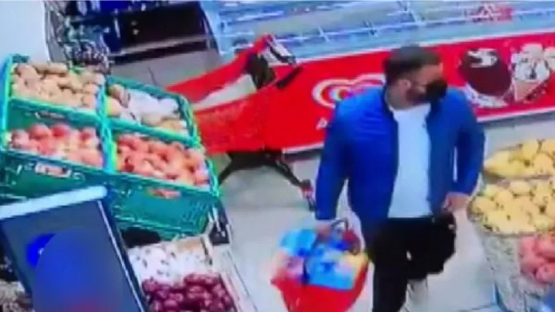 Maltepe'de marketteki hırsızlık kamerada