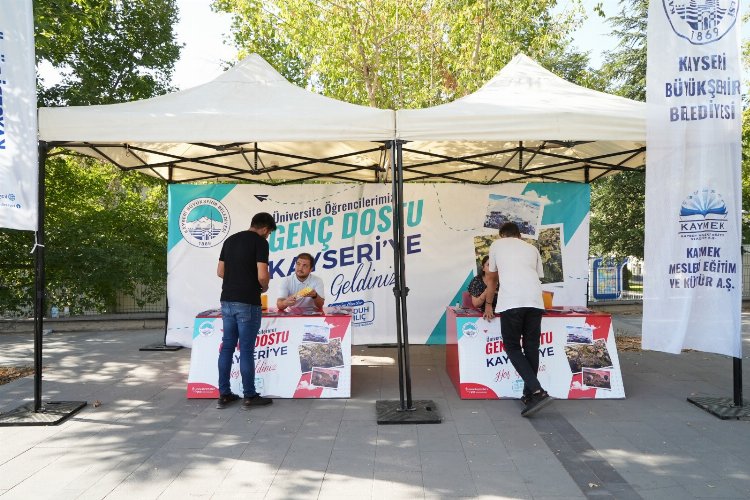 Yeni üniversitelilere Kayseri 'hoş geldin' dedi