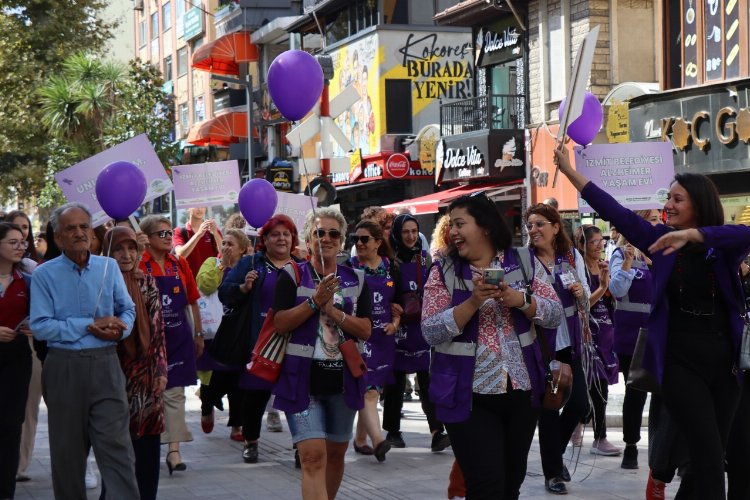 Kocaeli'de Alzheimer için farkındalık yürüyüşü