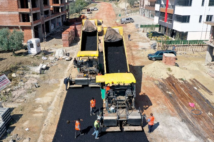 Bursa Osmangazi'de kış öncesi 4 kilometrelik yol asfaltlandı