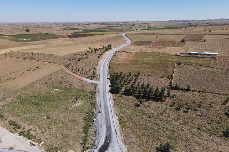 Konya kırsalında yol sevinci